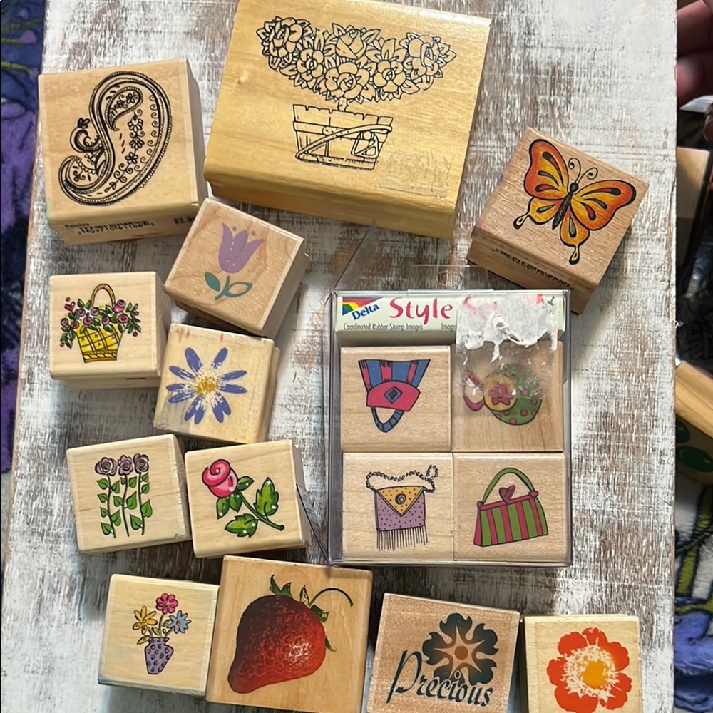 Delta Floral/Purse 16  Stamp Set